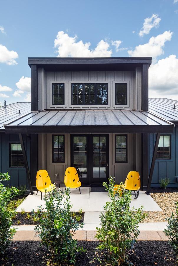 The Station By Compo Hotels Travelers Rest Exterior photo